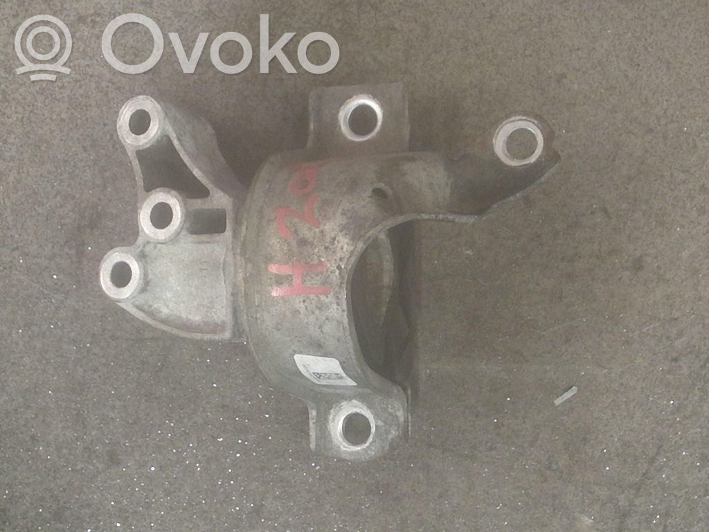 Engine mount bracket   1583044