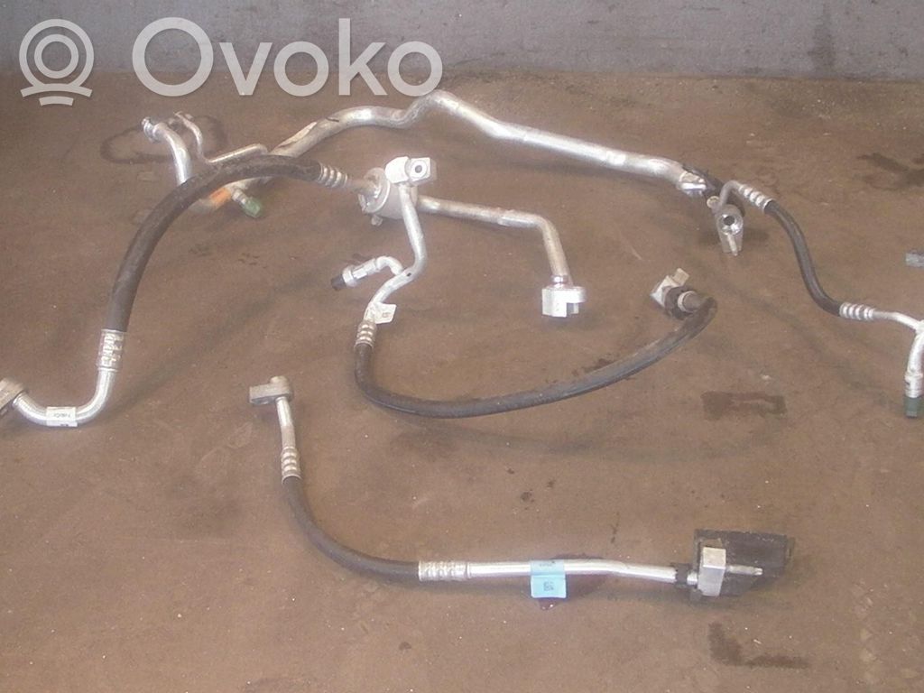 Ford Focus Ilmastointilaitteen putki (A/C) 