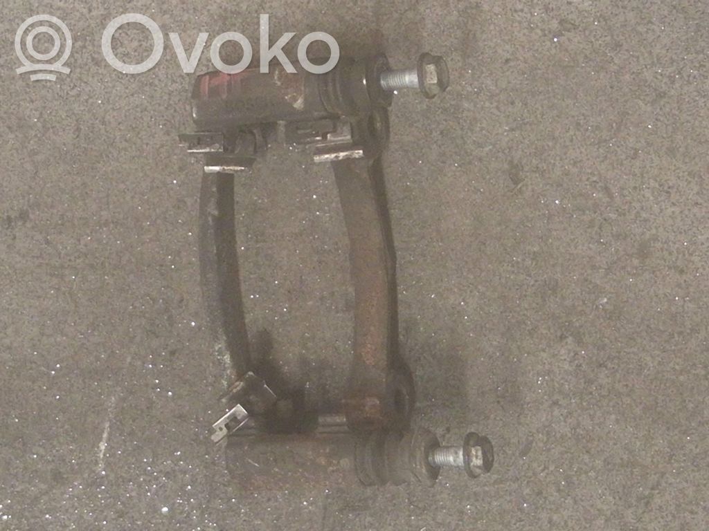 Peugeot 108 Mocowanie przedniego zacisku hamulca 