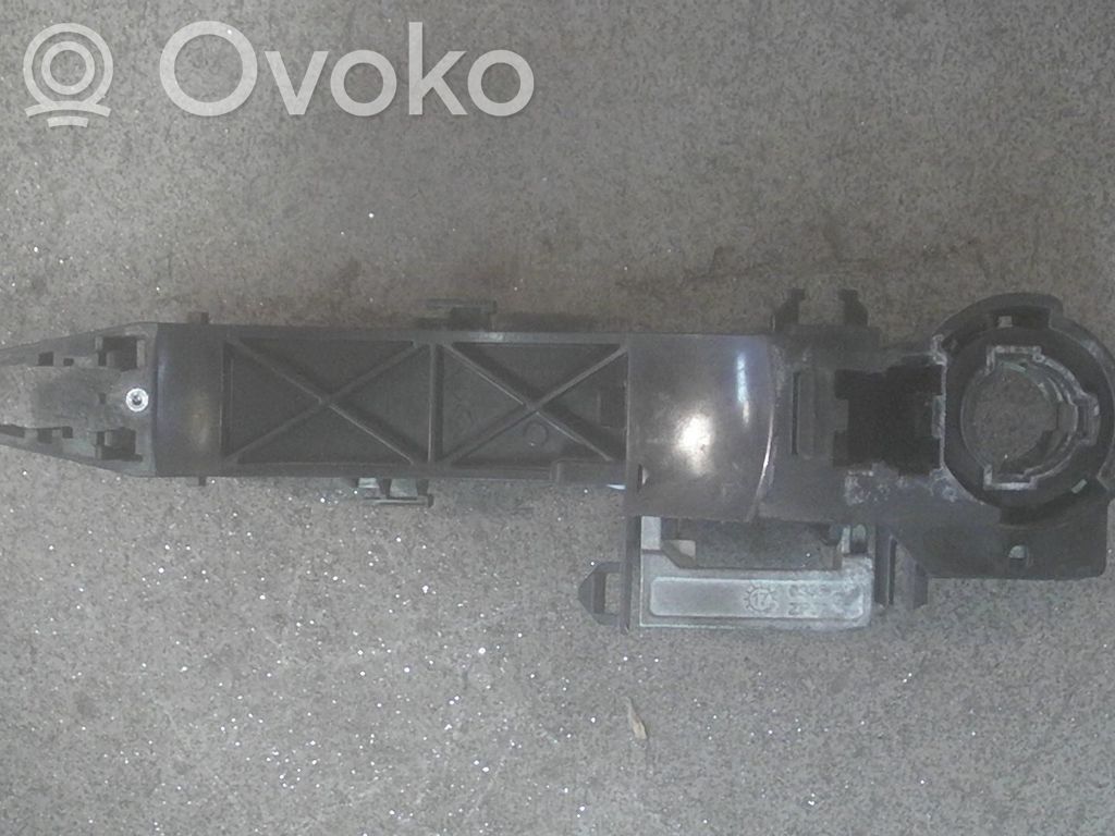 Renault Master III Klamka zewnętrzna drzwi przednich 