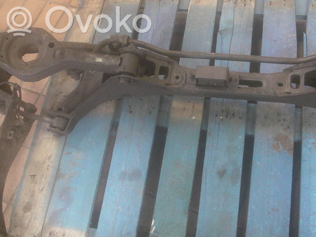 KIA Ceed Taka-akselin palkki 