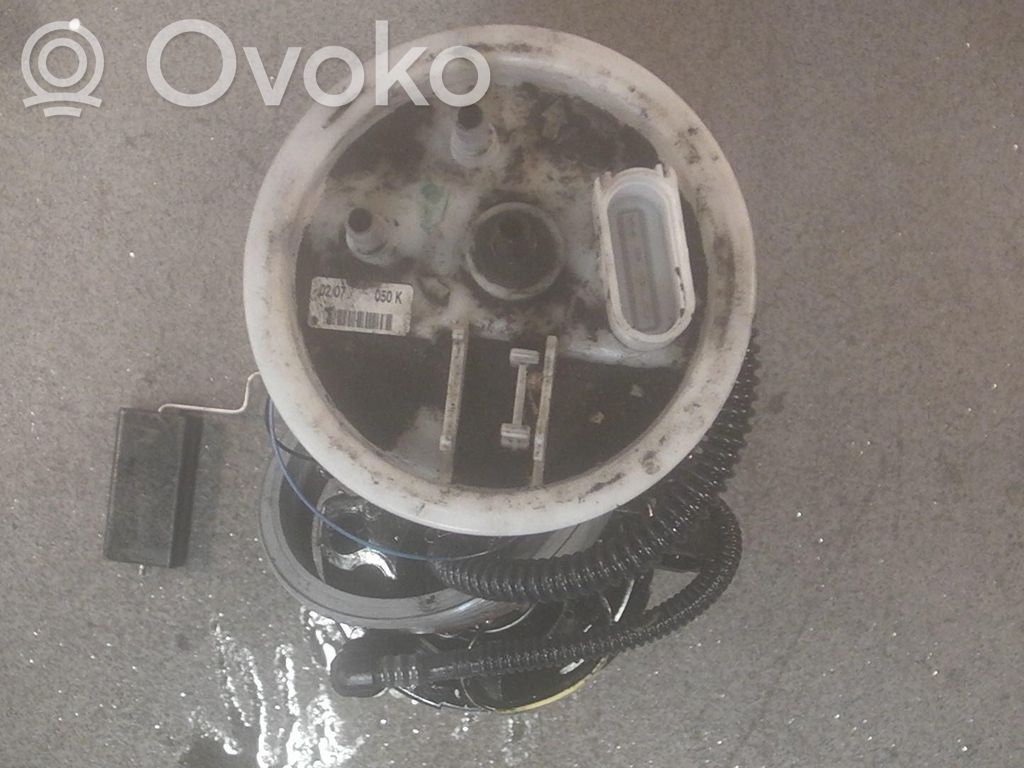 Audi A4 S4 B7 8E 8H Pompa paliwa w zbiorniku 