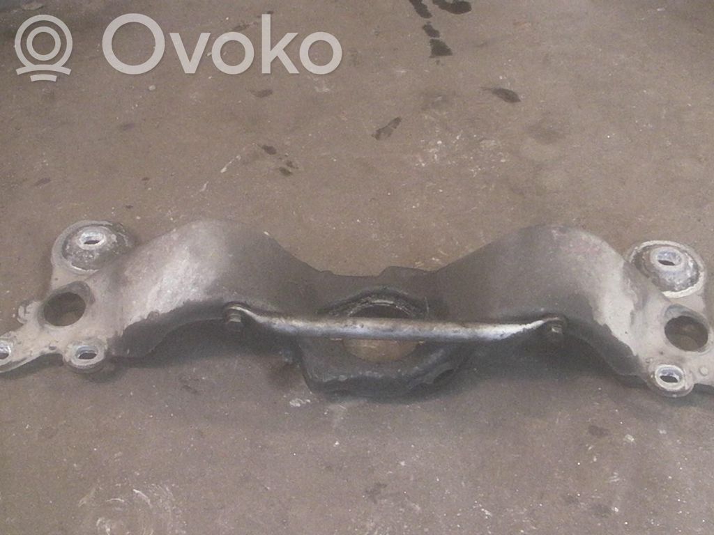 Audi A4 S4 B7 8E 8H Łapa / Mocowanie skrzyni biegów 