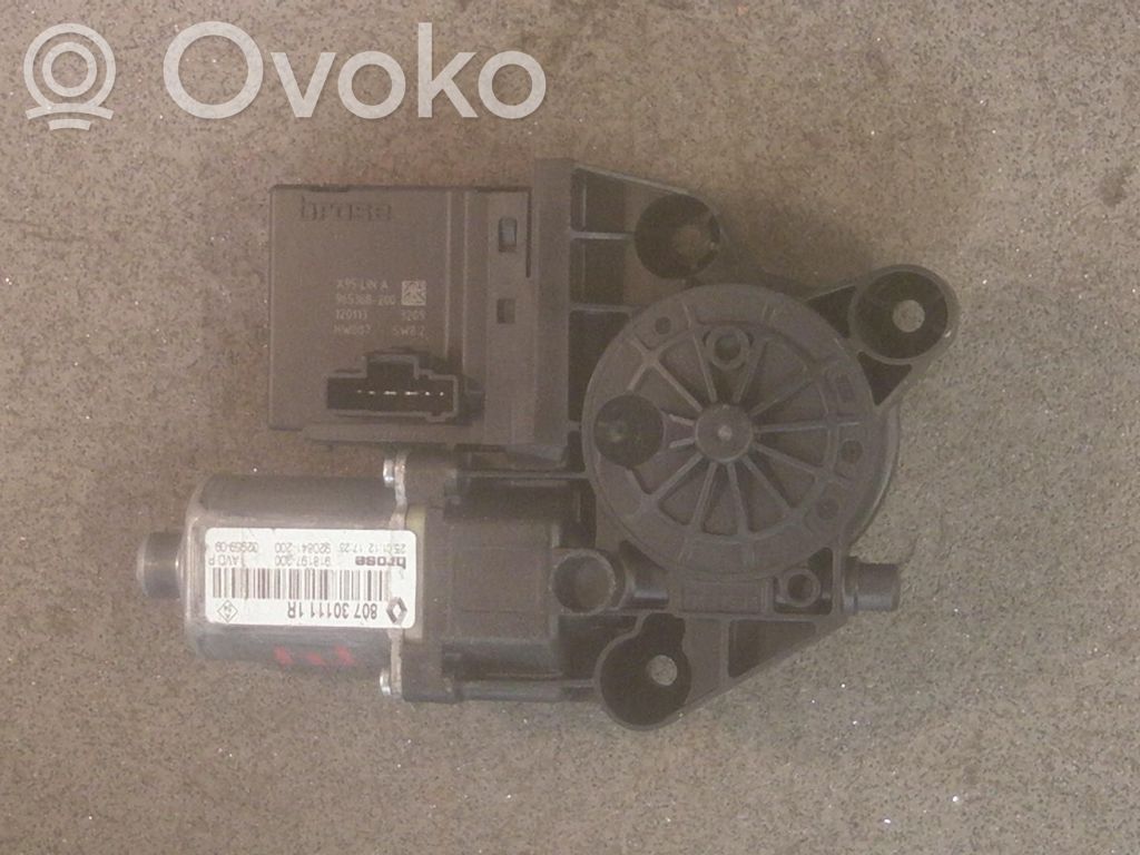 Renault Fluence Front door window regulator motor 