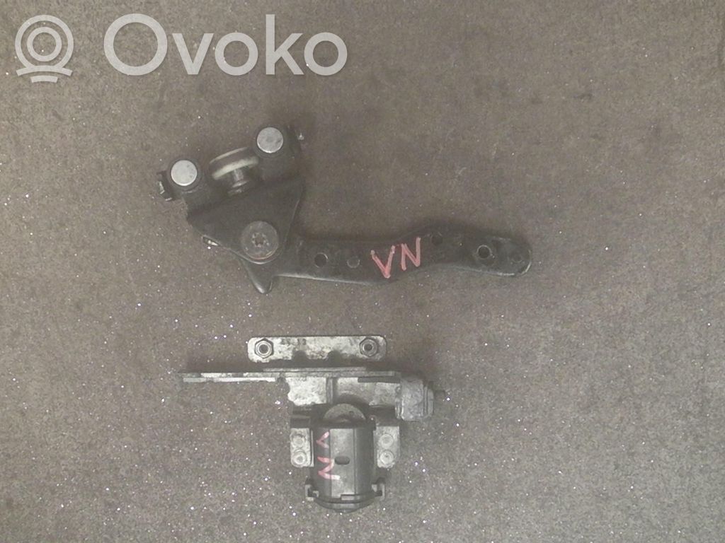 Ford B-MAX Sliding door middle roller runner 
