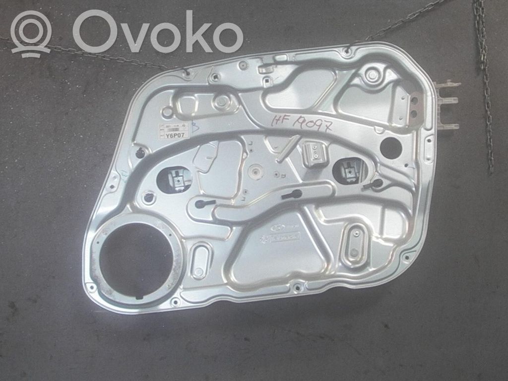 Regulador de puerta delantera con motor   824812L000