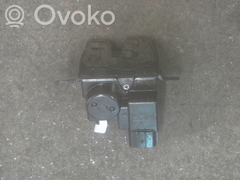 KIA Carens II Silniczek / Siłownik zamka centralnego
