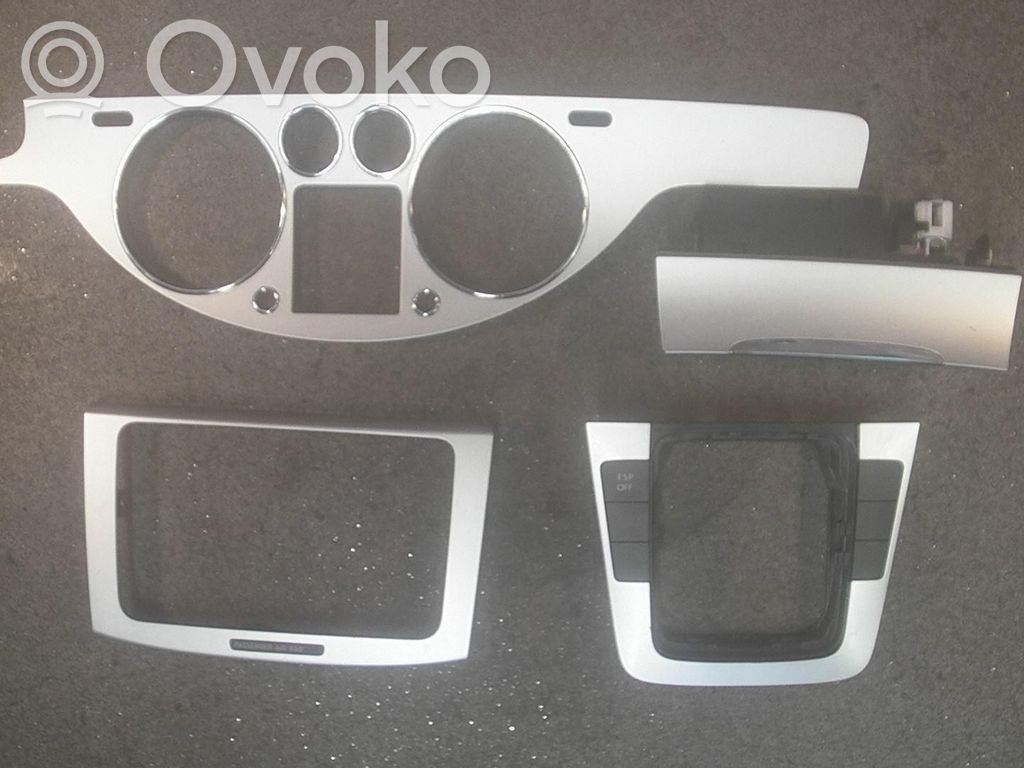 Volkswagen PASSAT B6 Rivestimento pannello inferiore del cruscotto 
