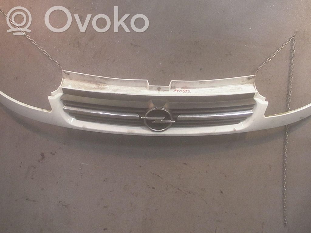 Opel Vivaro Front grill 