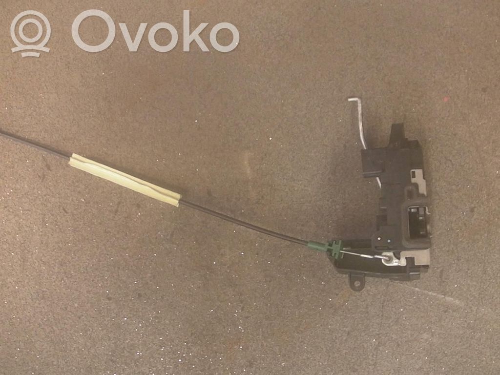 Opel Zafira B Motor de bloqueo de puertas 