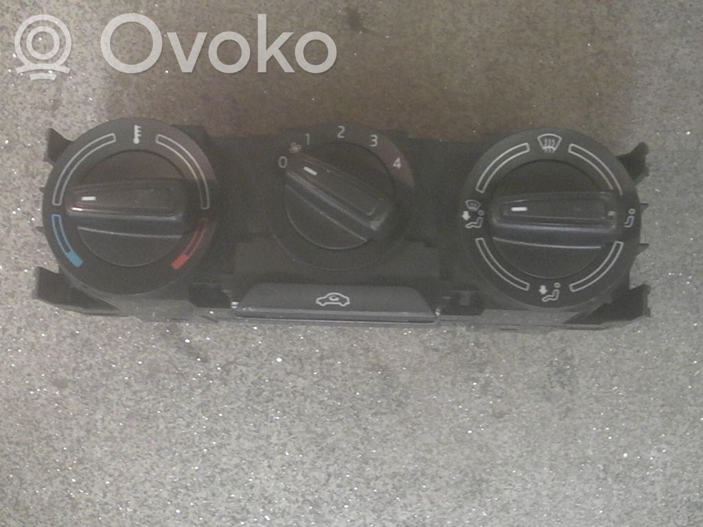 Skoda Fabia Mk3 (NJ) Panel klimatyzacji 