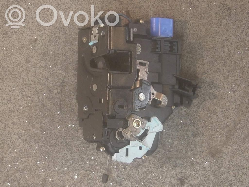 Volkswagen Golf V Motor de bloqueo de puertas 