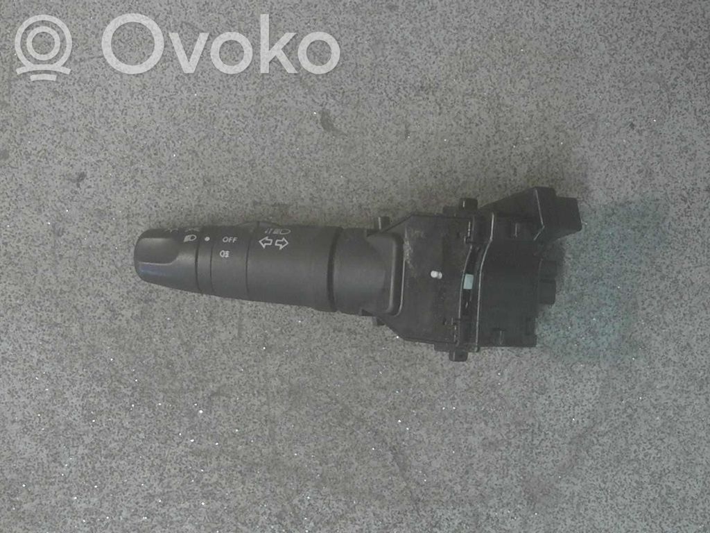 Nissan Primera Commodo, commande essuie-glace/phare 