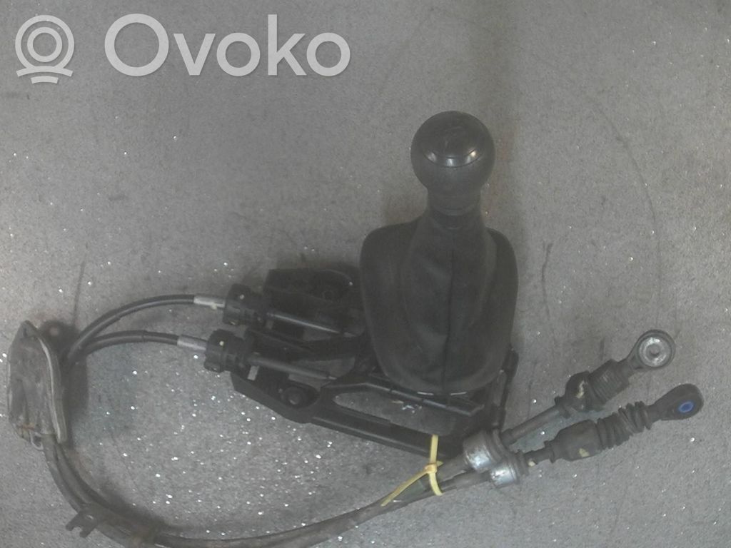 Toyota Aygo AB10 Vaihdetanko 
