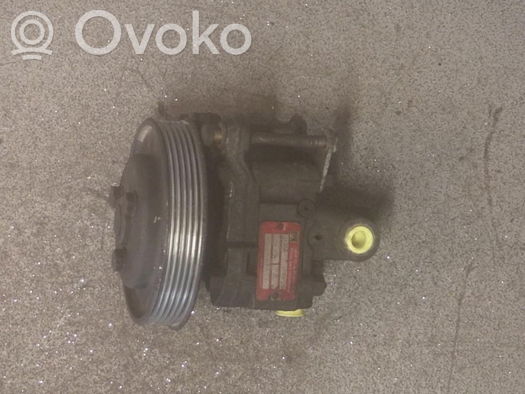 BMW 3 E36 Power steering pump 