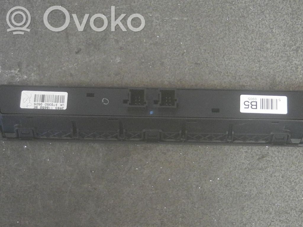 Przełącznik świateł   12R8311B650BE