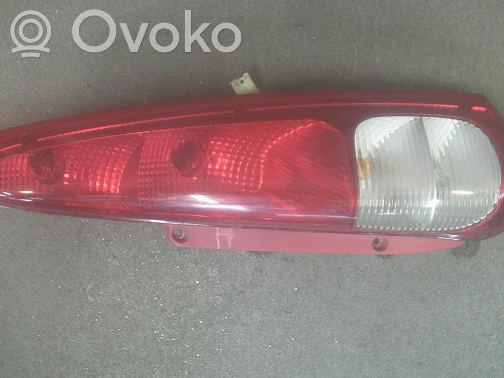 Lámpara de faros/luces traseros