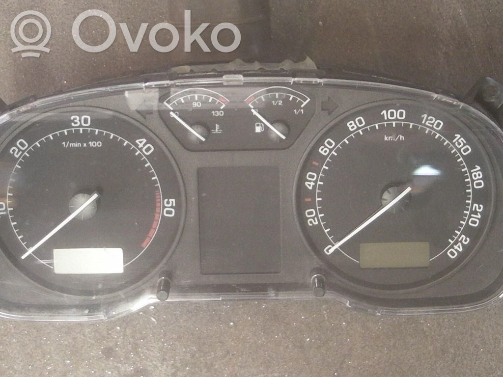 Skoda Octavia Mk1 (1U) Licznik / Prędkościomierz 