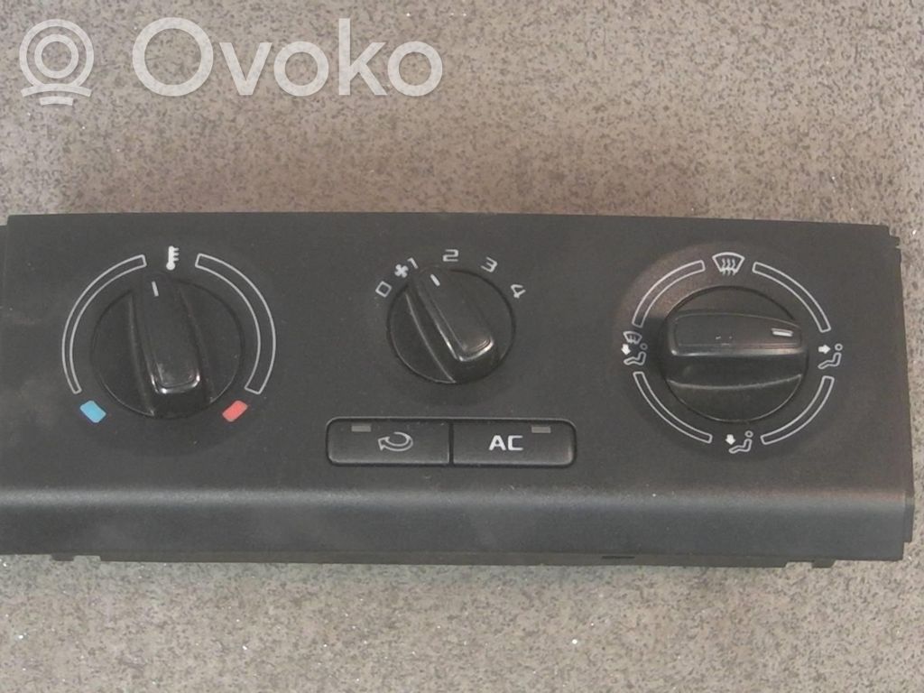 Panel klimatyzacji   5J0820045D