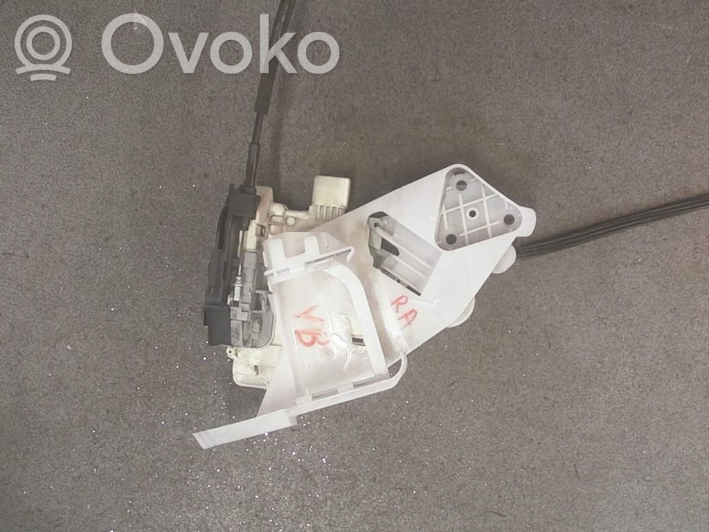 Volkswagen PASSAT B6 Motor de bloqueo de puertas 
