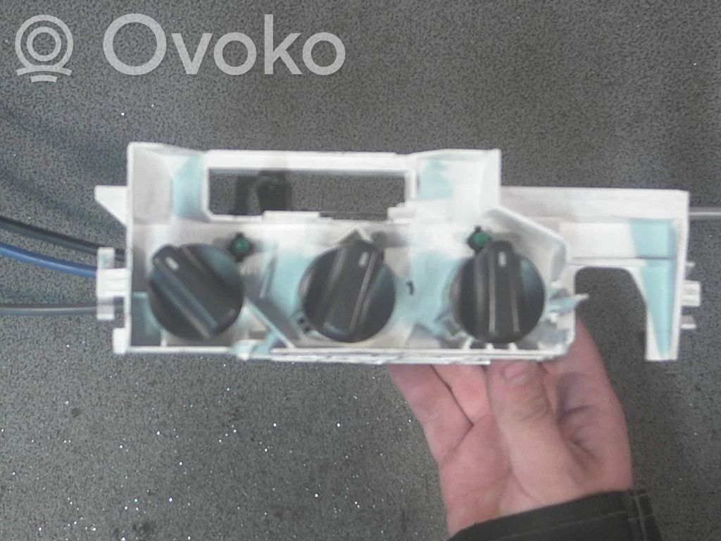Toyota Corolla E110 Climate control unit 