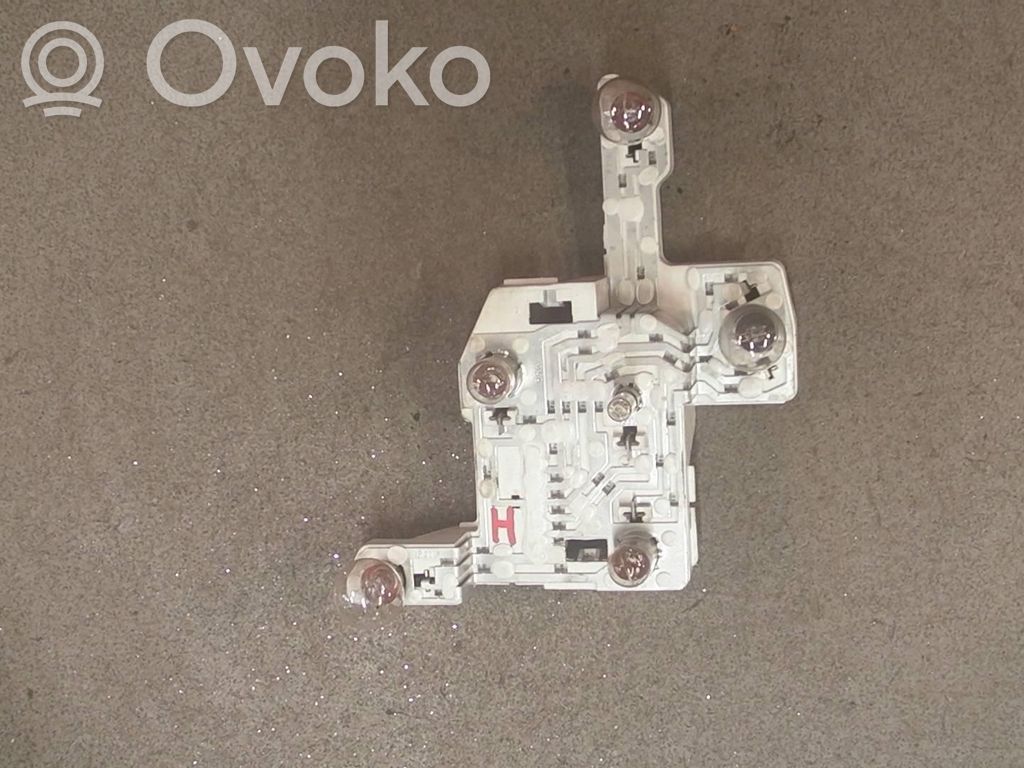 Ford Mondeo Mk III Aizmugurējais lukturis virsbūvē 