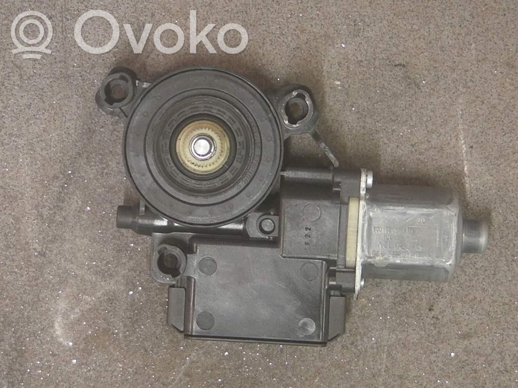 Volkswagen Polo V 6R Silnik regulatora szyby drzwi przednich 