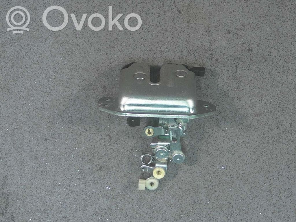 Loading door lock