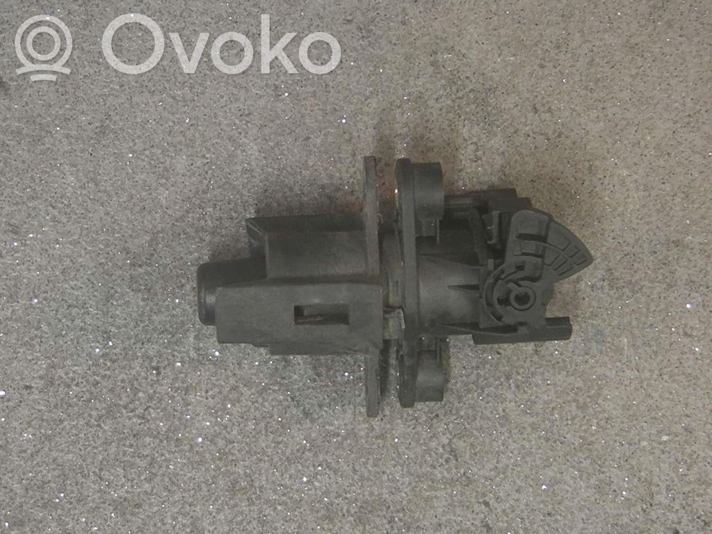 Loading door lock   TRYKKNAPIBAGKLAP