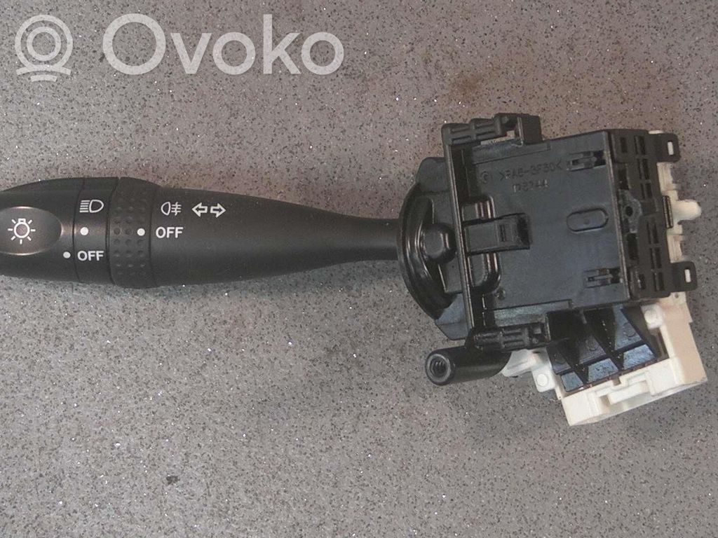 Suzuki Swift I Commodo, commande essuie-glace/phare 
