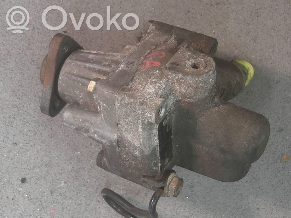 Audi A4 S4 B5 8D Ohjaustehostimen pumppu 