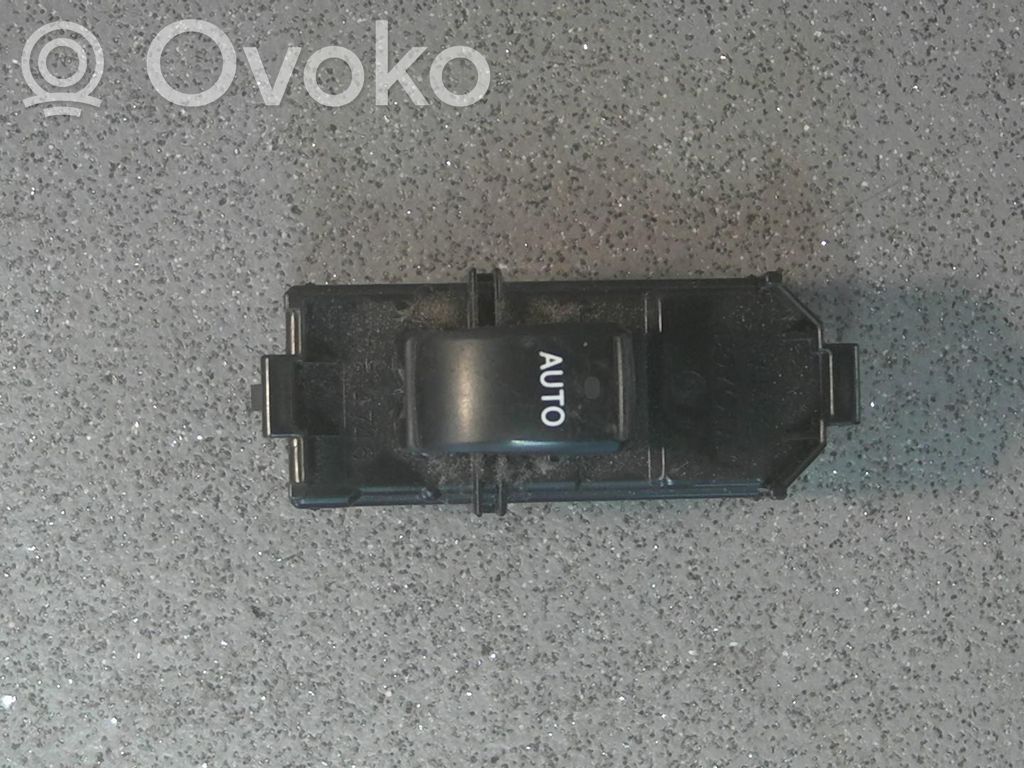 Toyota Corolla E120 E130 Electric window control switch 