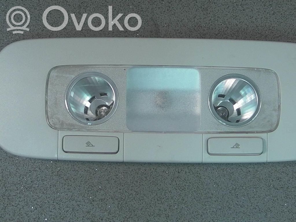 Światło fotela przedniego   WVWZZZ3CZ8P018561