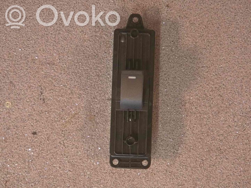 Electric window control switch   GDK466380A