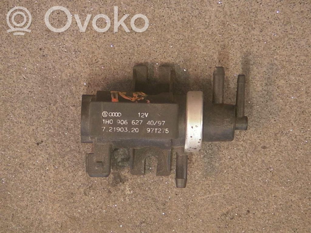 Audi A4 S4 B5 8D Valvola di depressione
