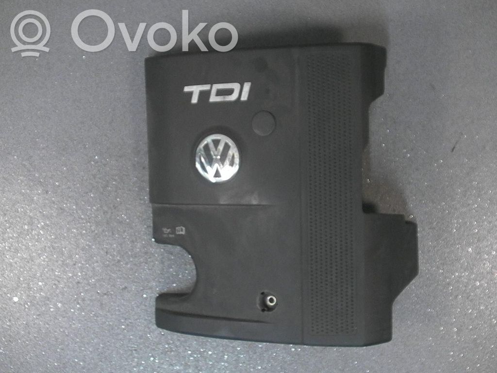 Volkswagen PASSAT B5 Крышка двигателя (отделка) 