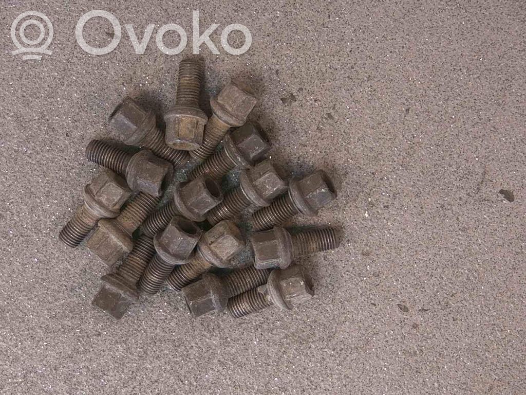 Tornillo de la rueda de repuesto