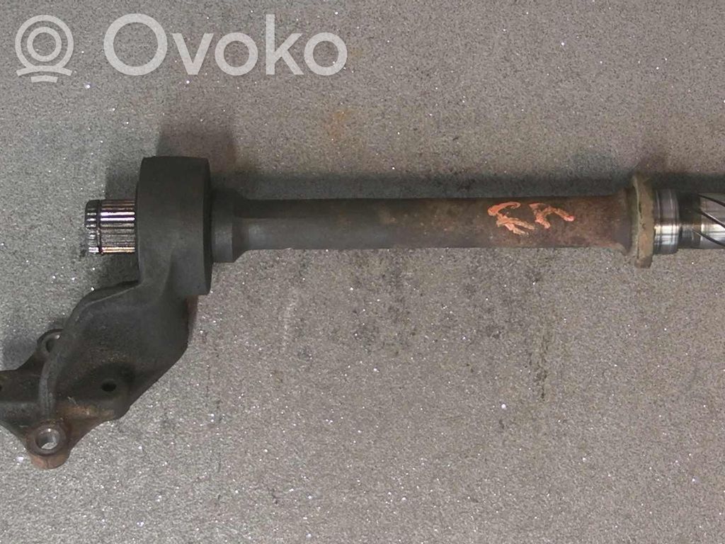 Etuvetoakseli