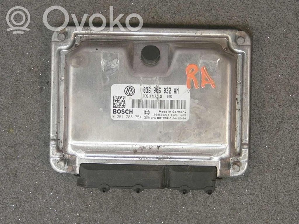 Volkswagen Golf V Engine control unit/module 