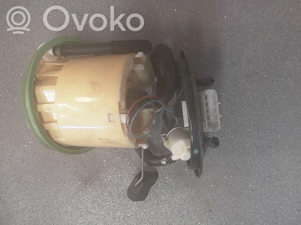 Opel Zafira A Pompa paliwa w zbiorniku 