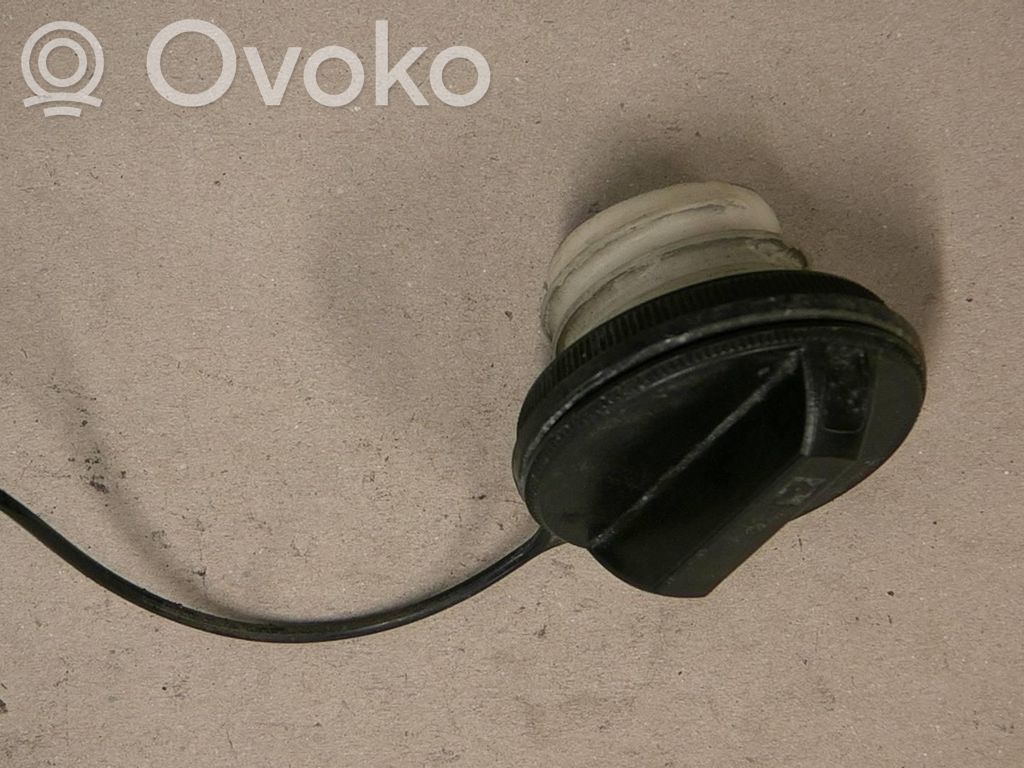 Nissan Primera Degalų bako užpylimo vamzdis 