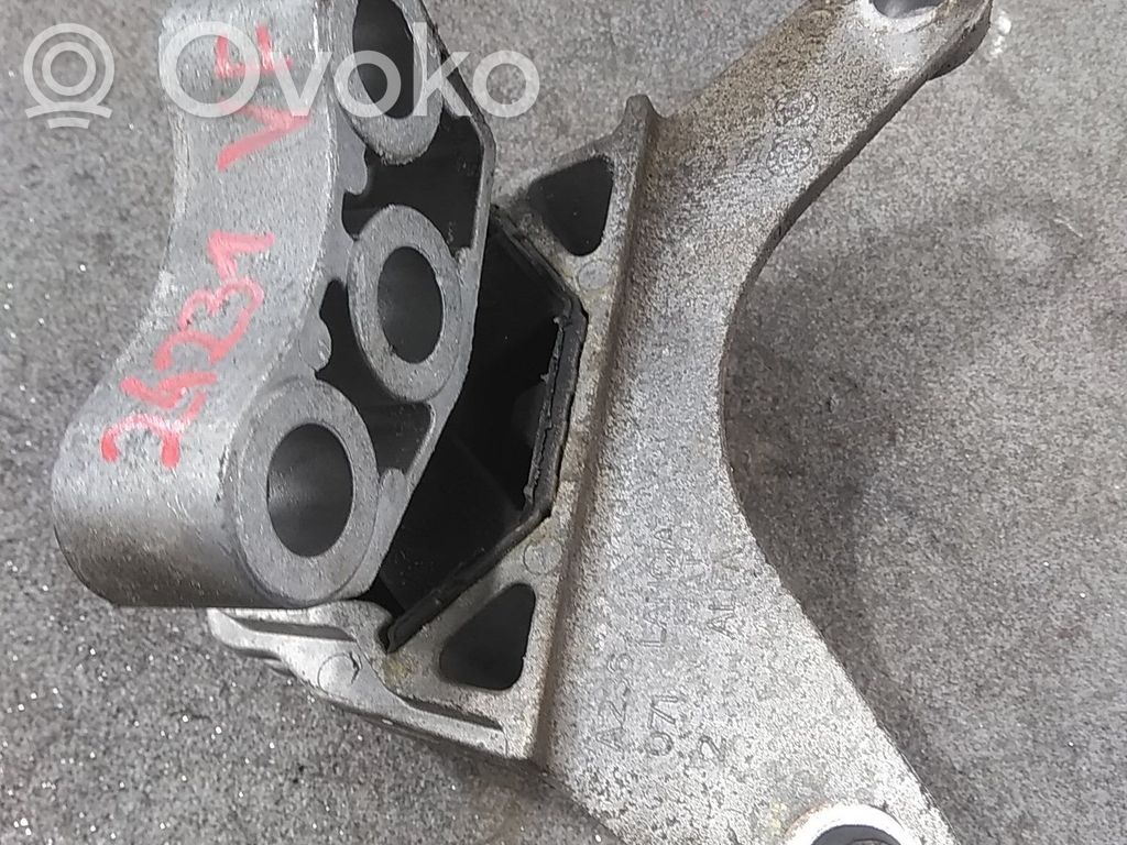 Engine mount bracket   51838159