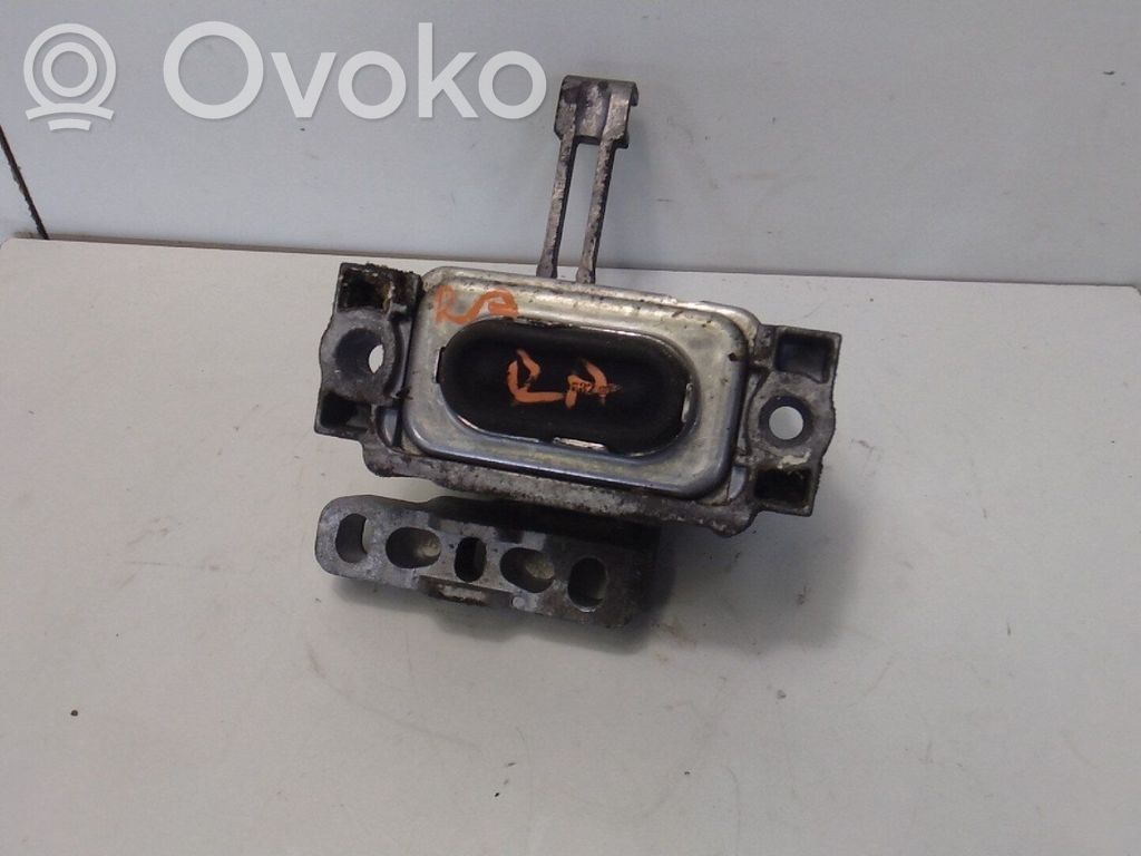 Volkswagen PASSAT B8 Suport tampon motor 