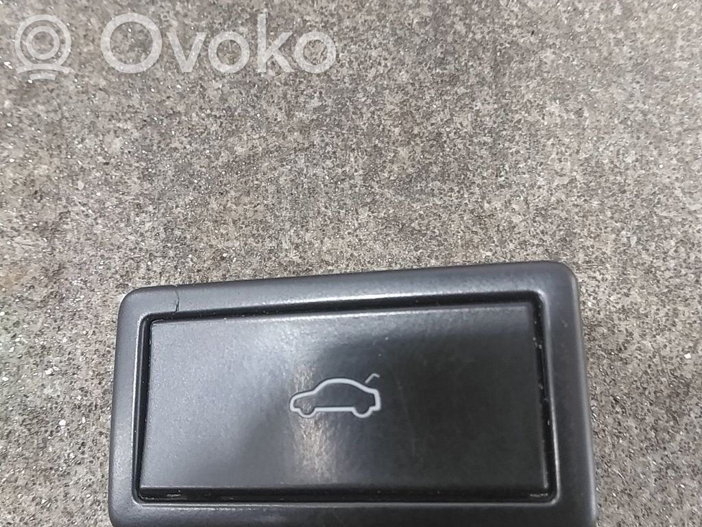 Volkswagen PASSAT B8 Light switch 