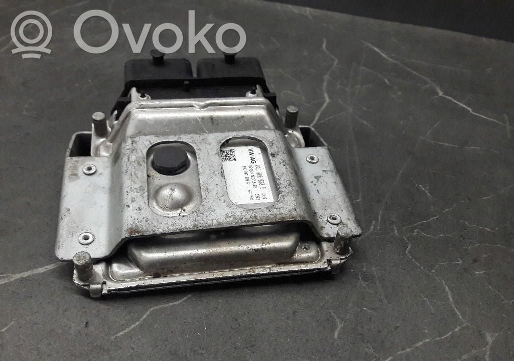 Engine control unit/module ECU   04C906020E