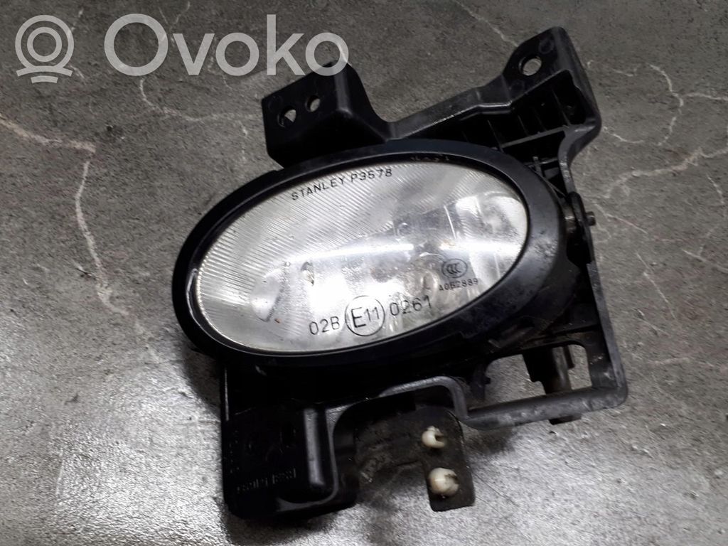 Miglas lukturis priekšā   P3578