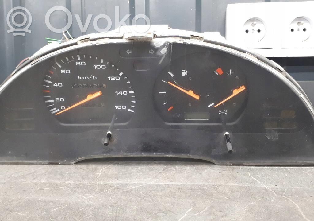 Nissan Vanette Tachimetro (quadro strumenti) 