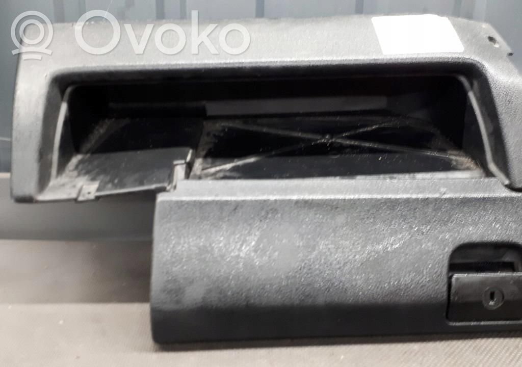 BMW 3 E36 Daiktadėžė 