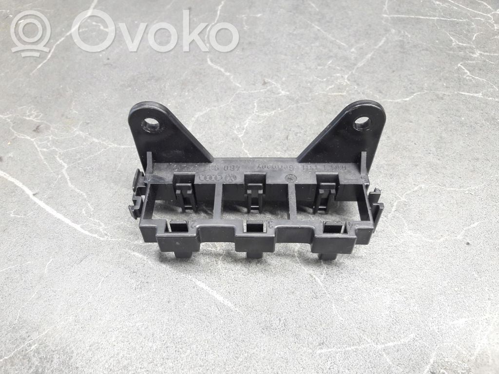 Bracket in trunk/boot   4B0937545C