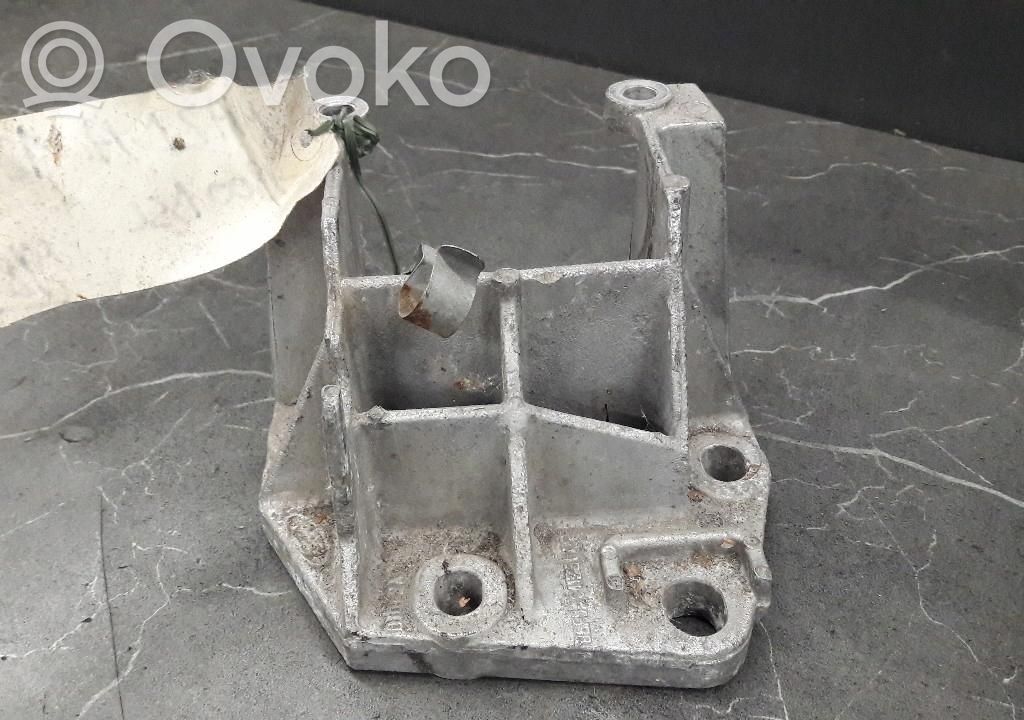 Mazda 121 SM Łapa / Mocowanie silnika 